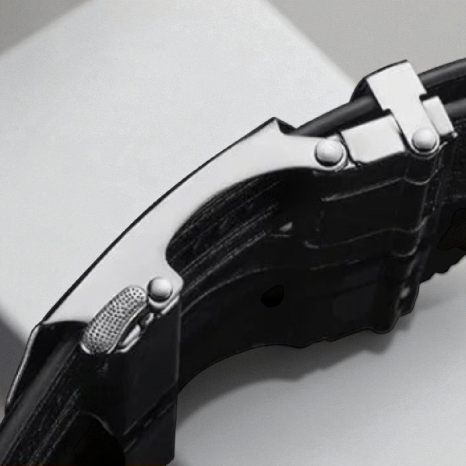 Ceinture automatique pour homme en cuir avec boucle en métal brossé