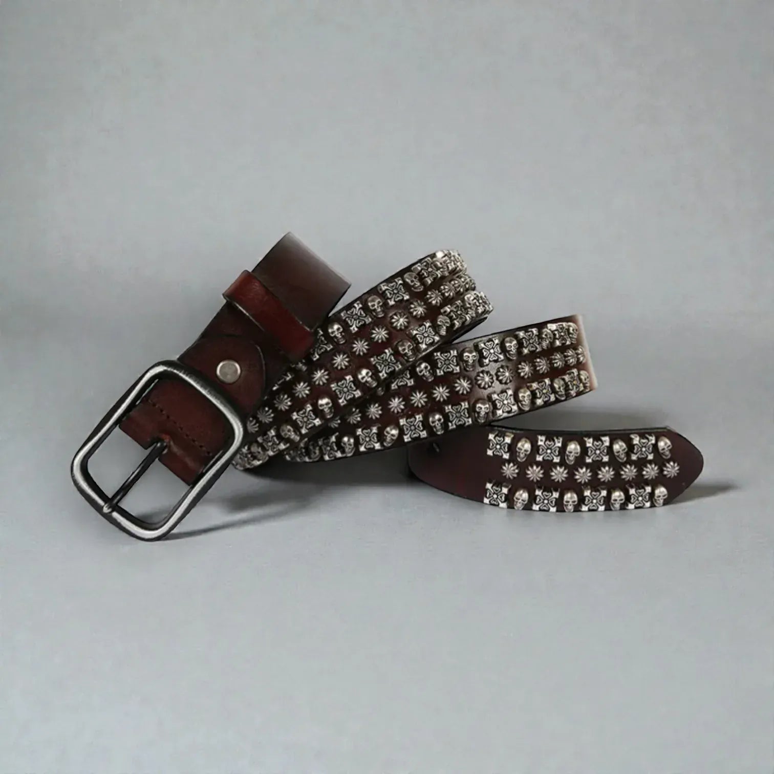 Ceinture cloutée femme en cuir style gothique