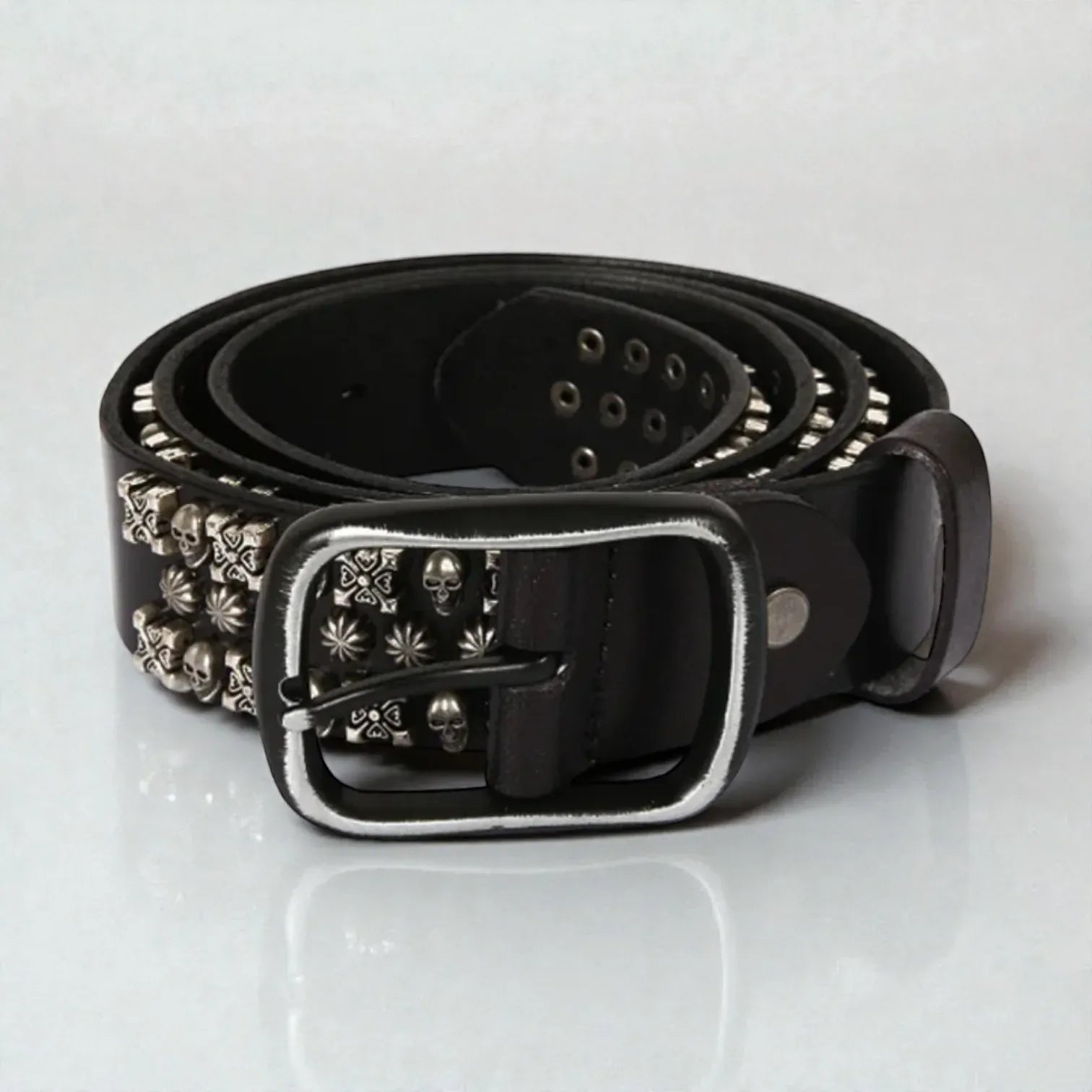 Ceinture cloutée femme en cuir style gothique