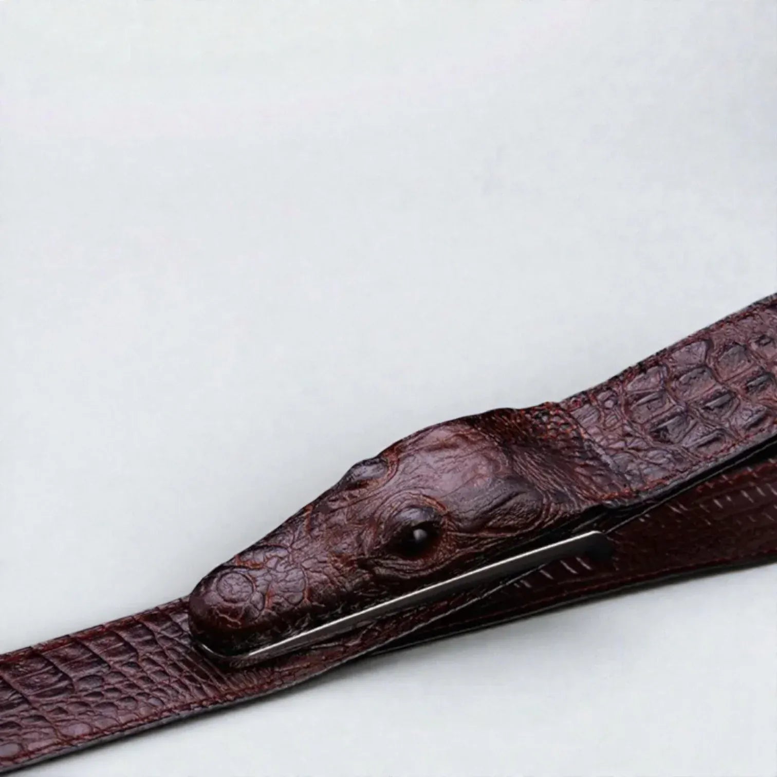 Ceinture crocodile homme en cuir avec boucle en relief
