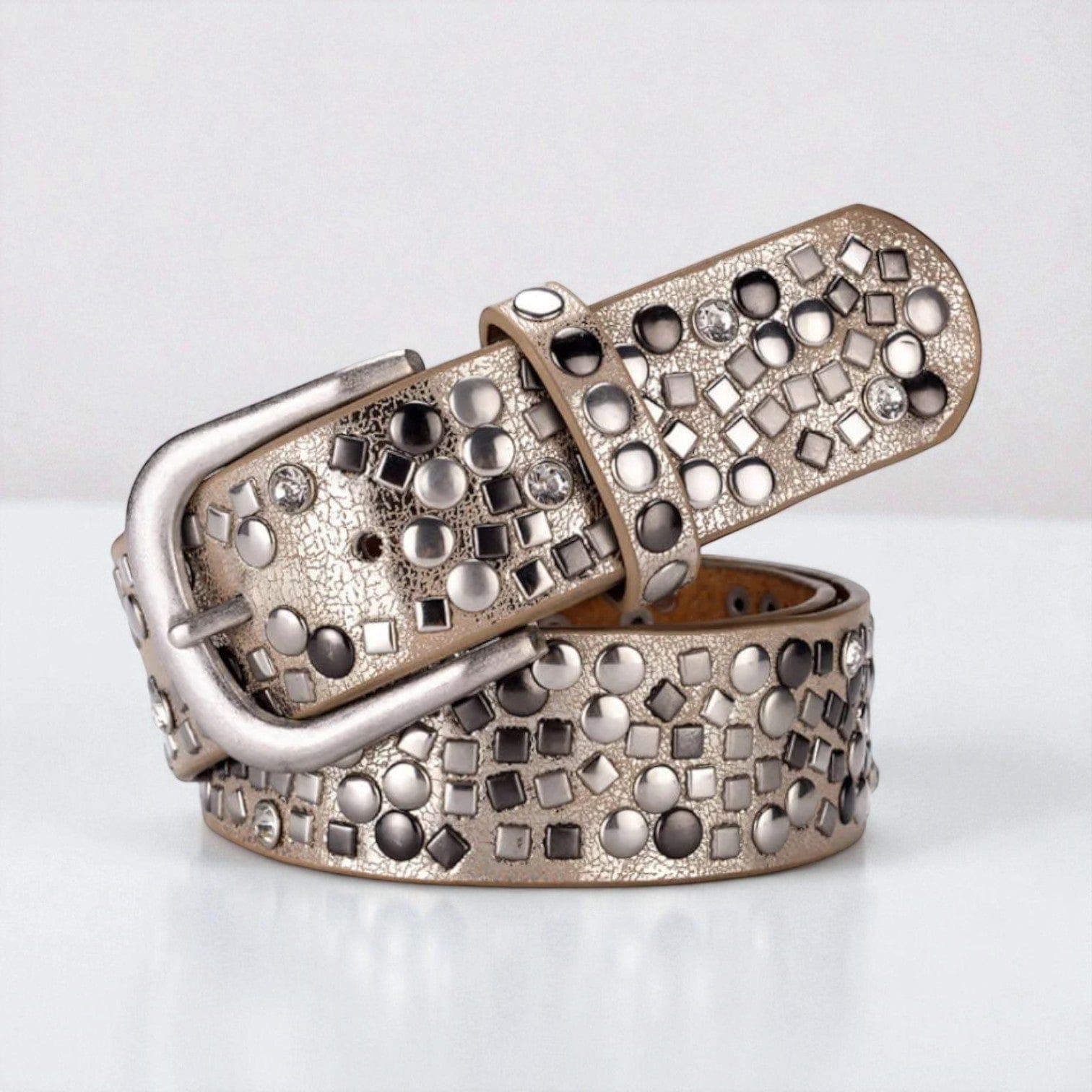 Ceinture pour femme en cuir avec rivets géométriques argentés
