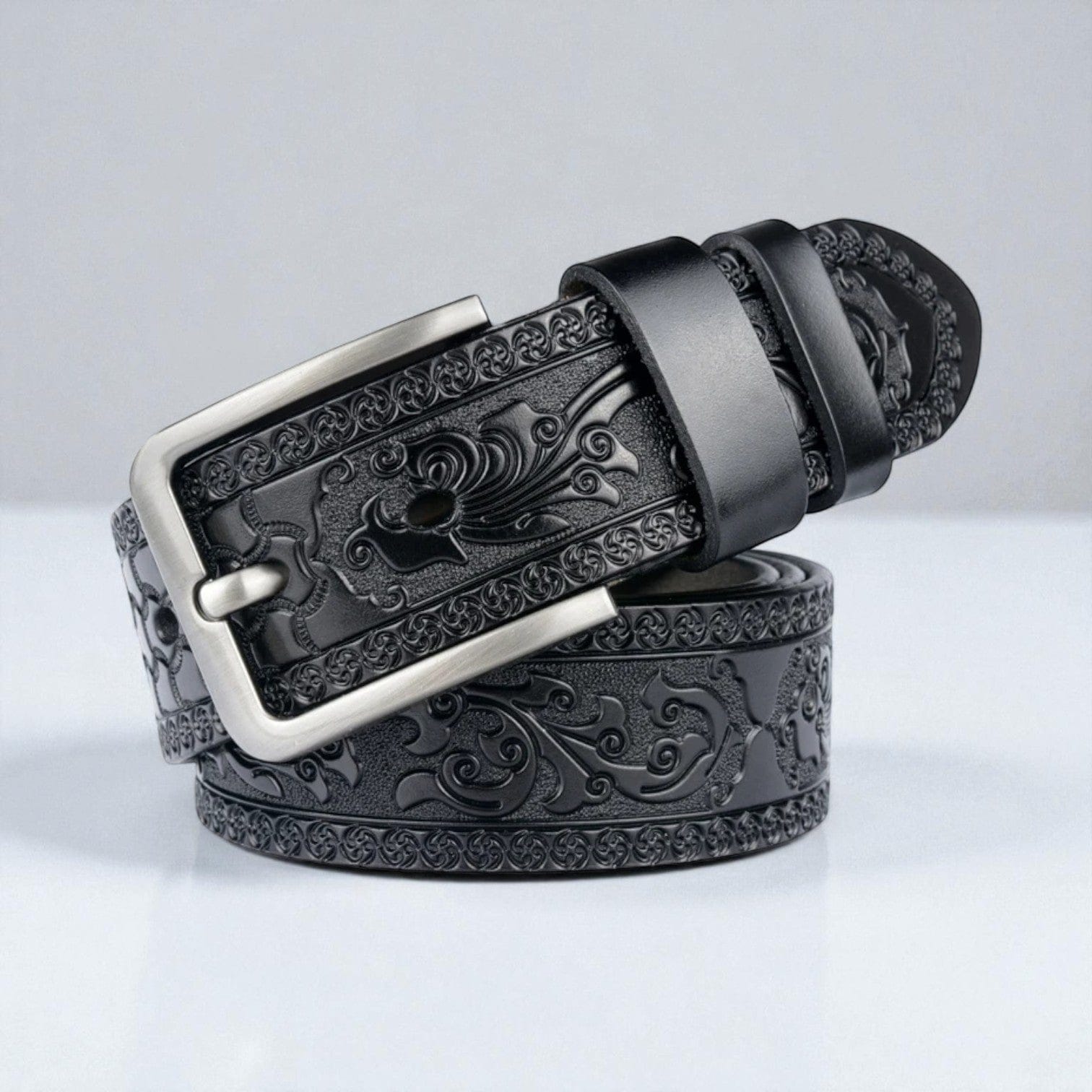 Ceinture pour homme en cuir sculpté avec détails uniques