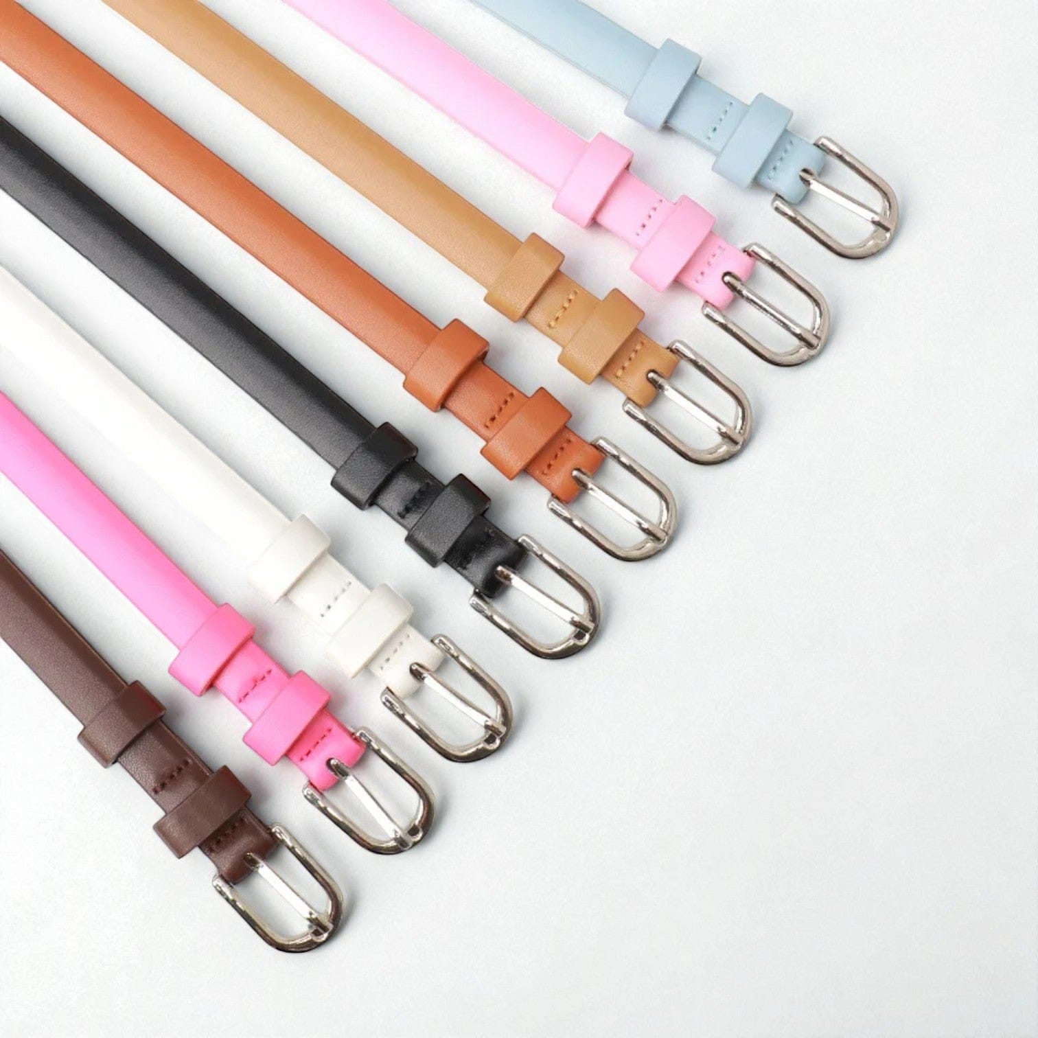 Ceinture fine femme en simili cuir avec finition discrète