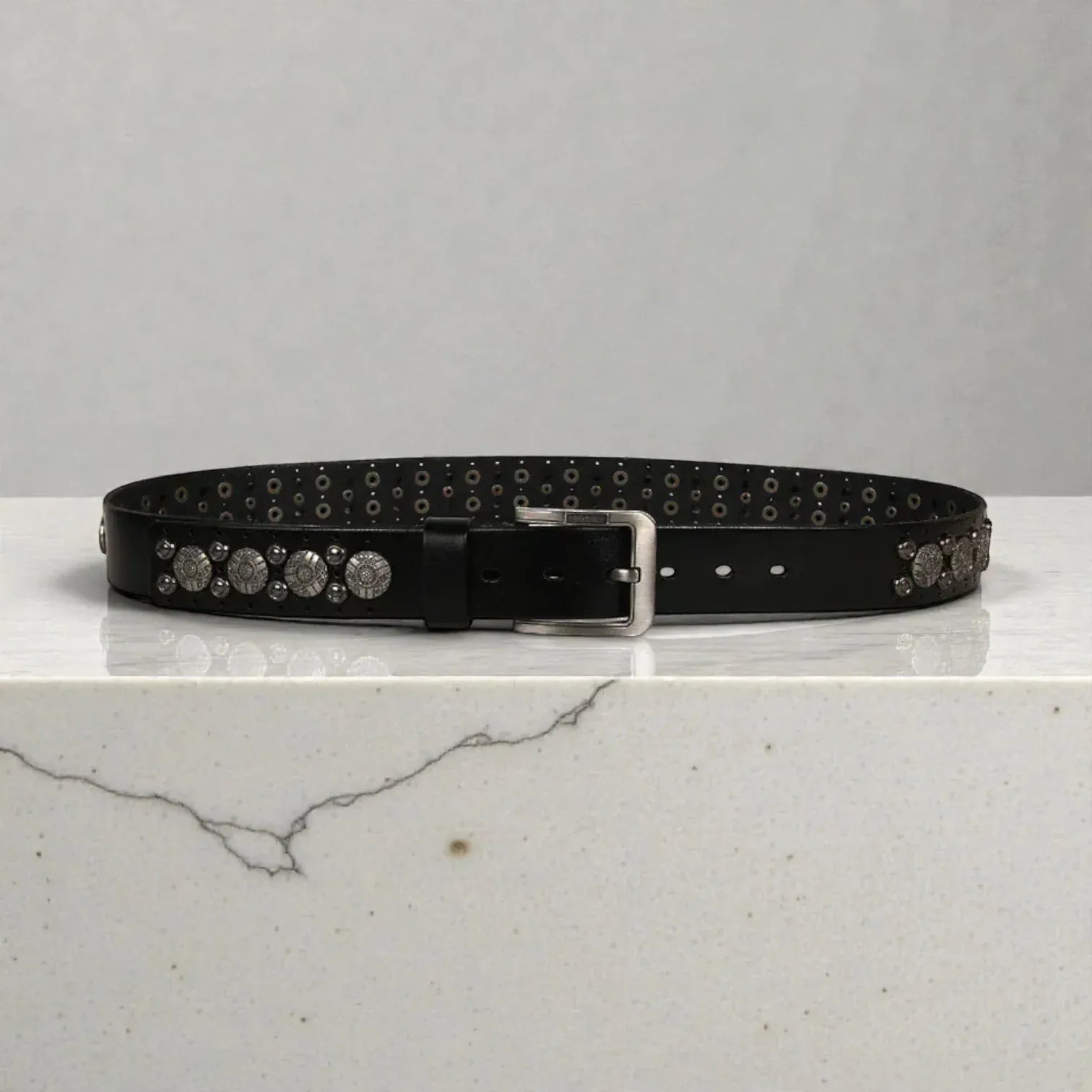 Ceinture noire avec rivets ronds homme en cuir texturé