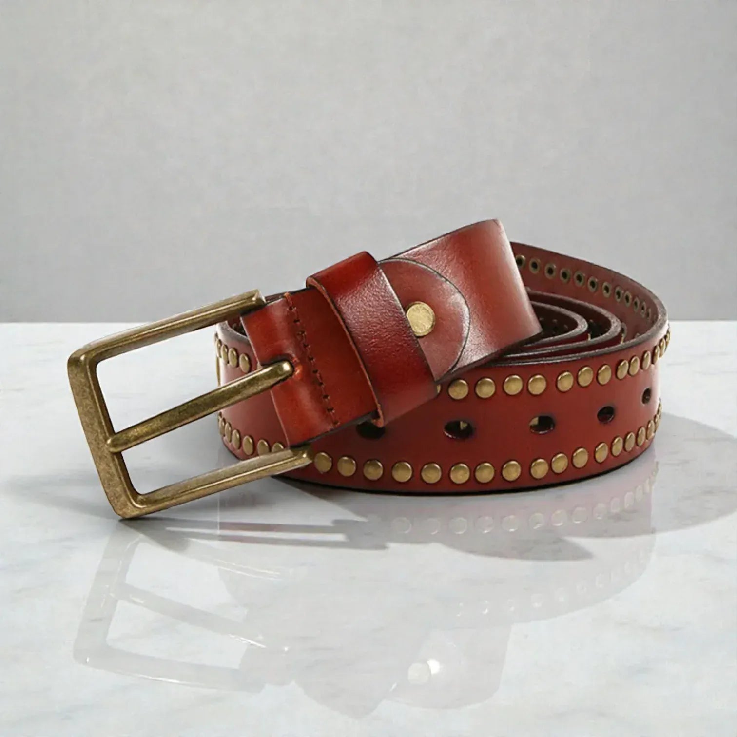 Ceinture luxe homme avec éléments décoratifs dorés