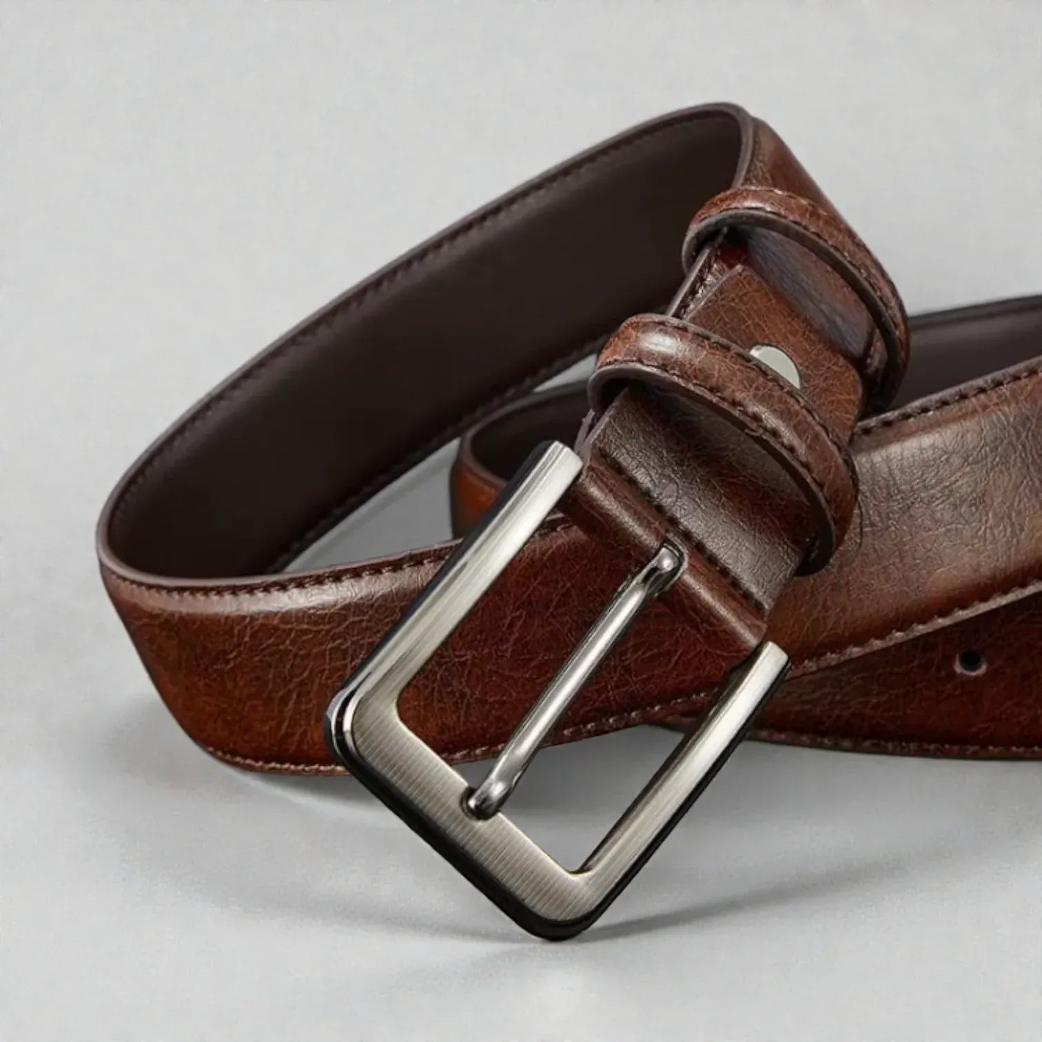 Ceinture marron homme en cuir avec boucle carrée