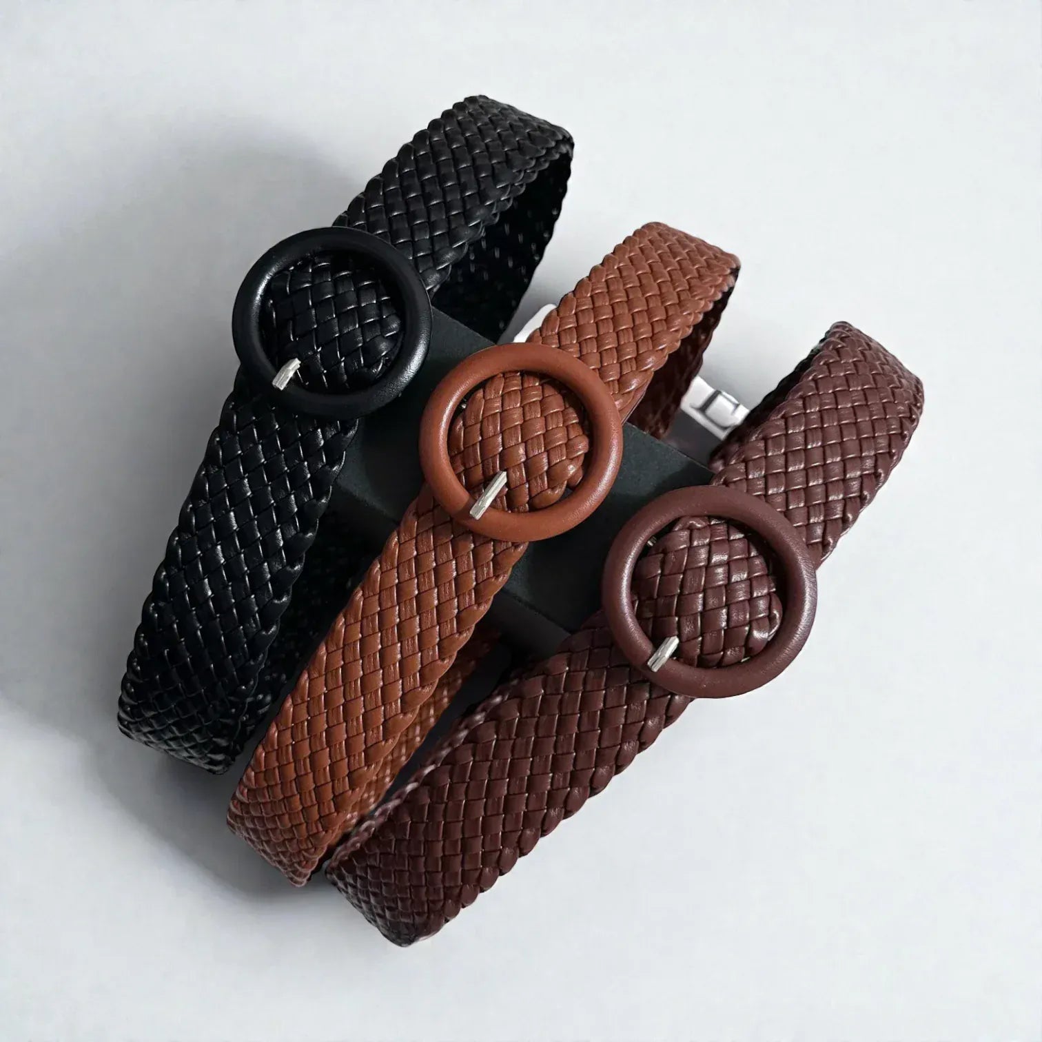 Ceinture tressée femme avec boucle ronde design chic