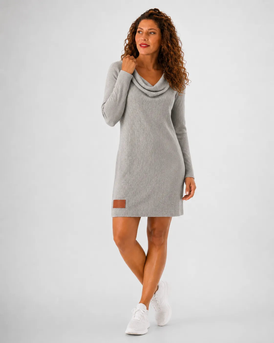 Robe droite à manches longues et col montant