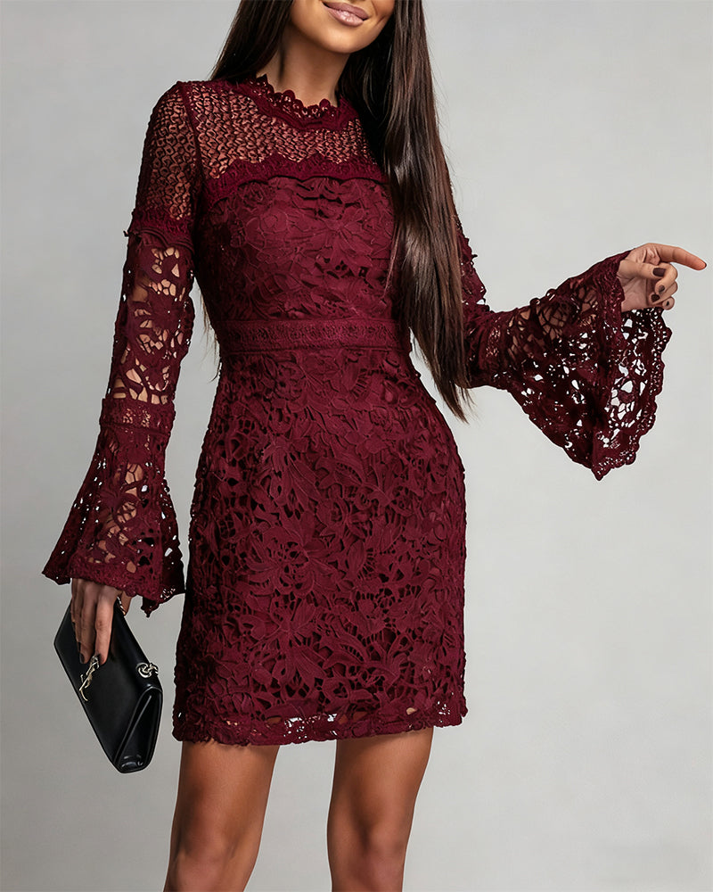 Robe en dentelle à manches cloche - Noir