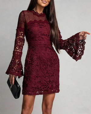 Robe en dentelle à manches cloche - Noir
