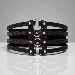 Ceinture pour femme dorée avec 4 rangées de boucles et largeur 10 cm