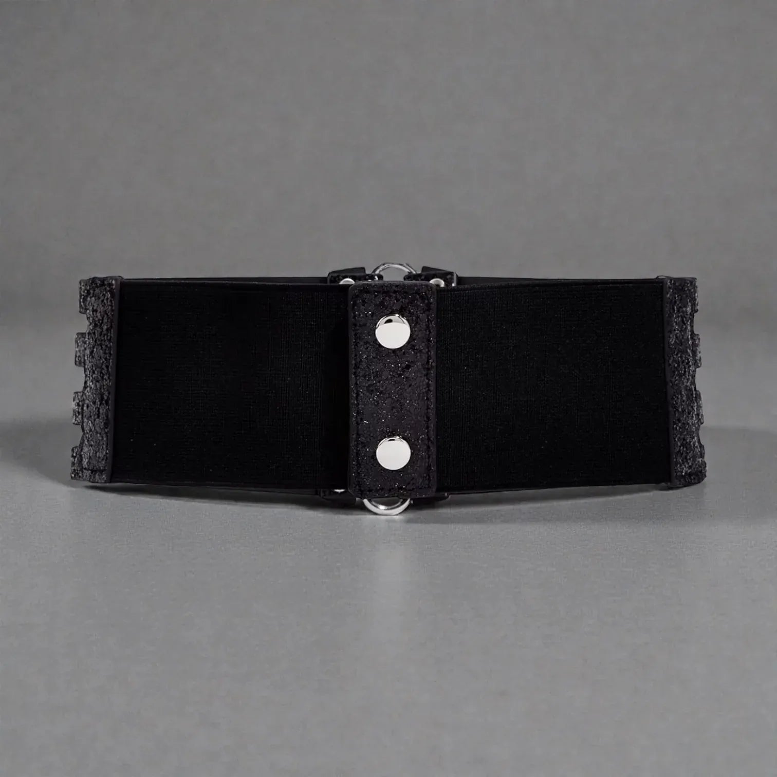 Ceinture pour femme dorée avec 4 rangées de boucles et largeur 10 cm