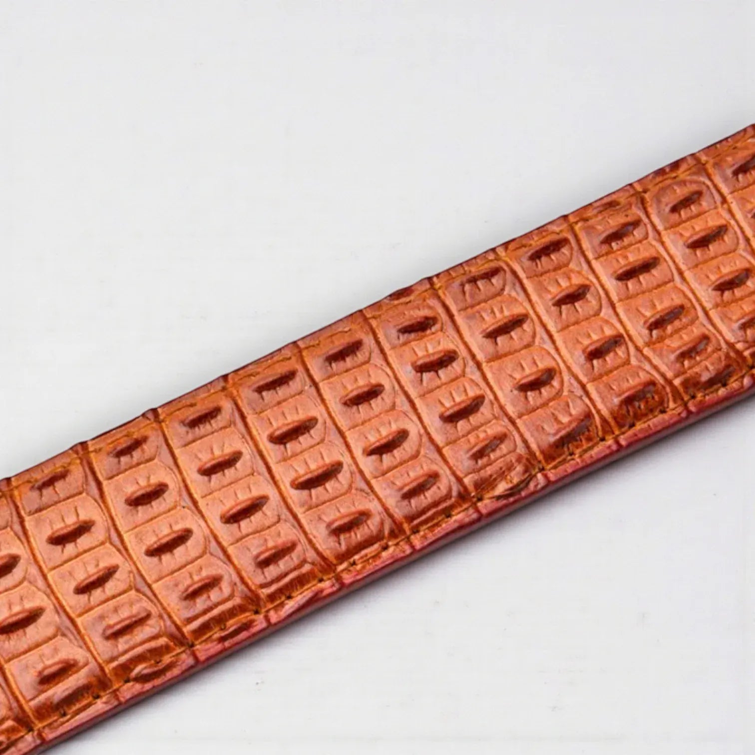 Ceinture crocodile homme en cuir avec boucle en relief