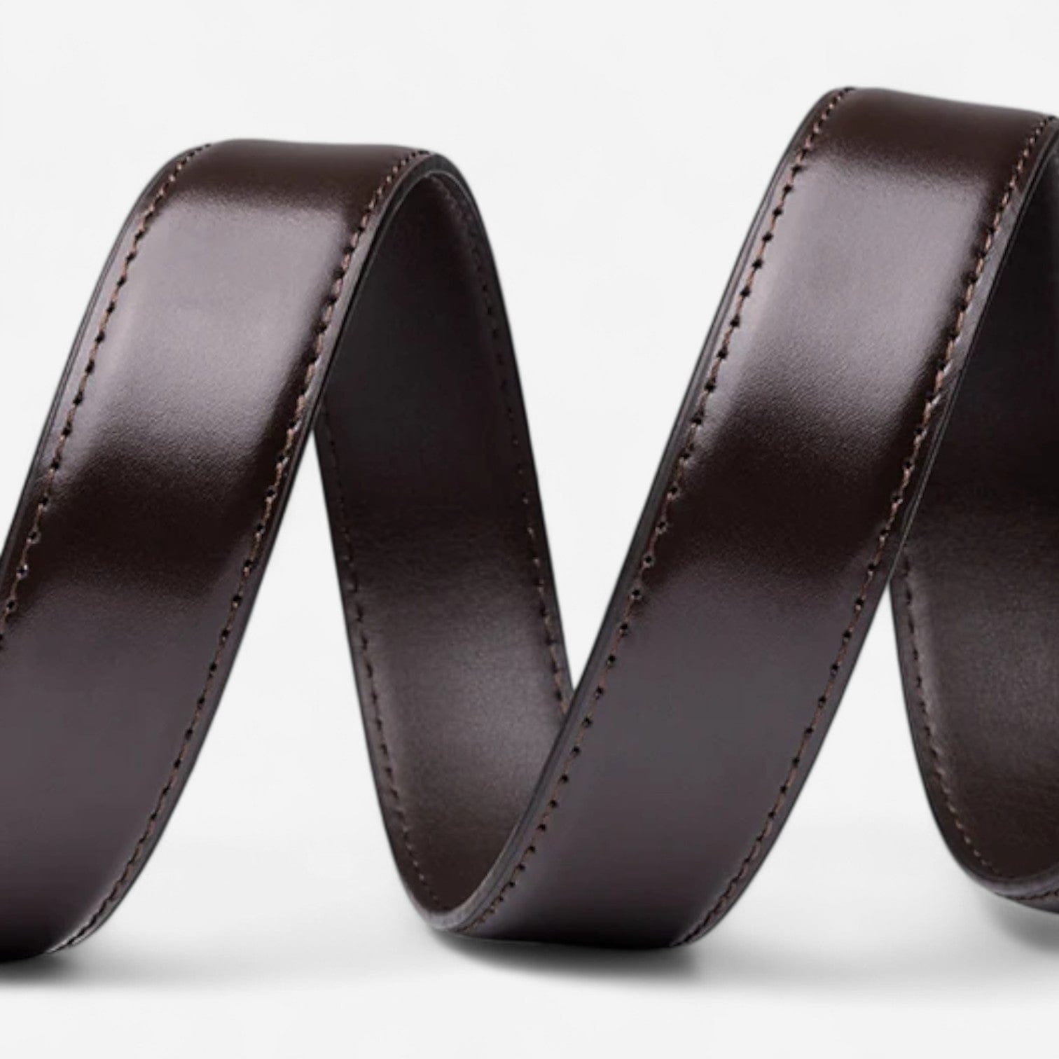 Ceinture pour homme en cuir avec finition lisse et boucle argentée