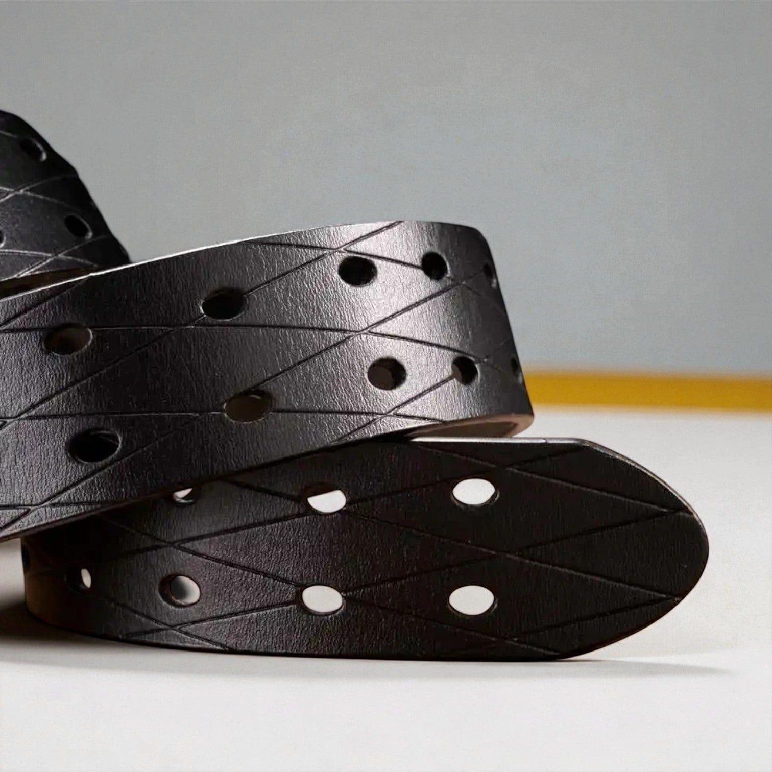 Ceinture pour homme en cuir texturée avec finition brossée élégante