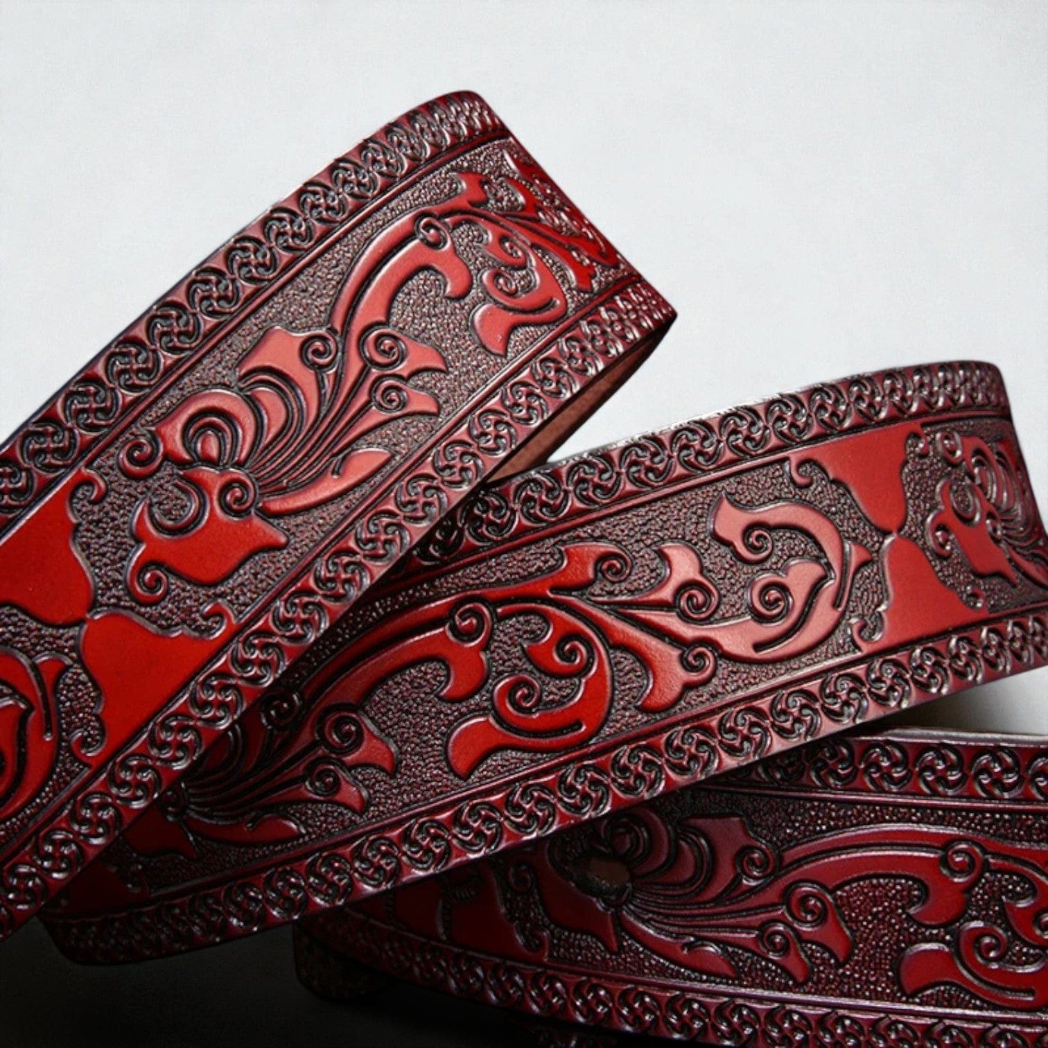 Ceinture pour homme en cuir sculpté avec détails uniques