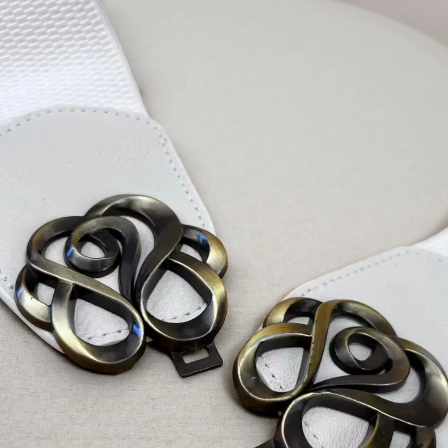 Ceinture élastique femme large pour tenue sophistiquée