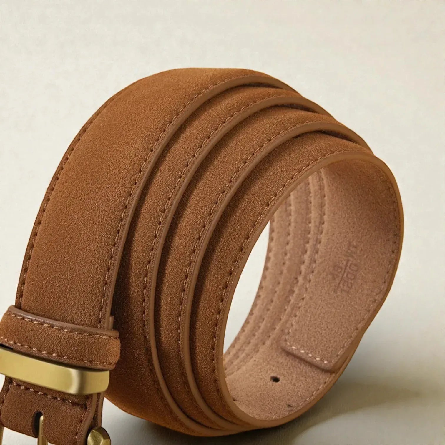 Ceinture suédée en cuir avec finitions soignées femme