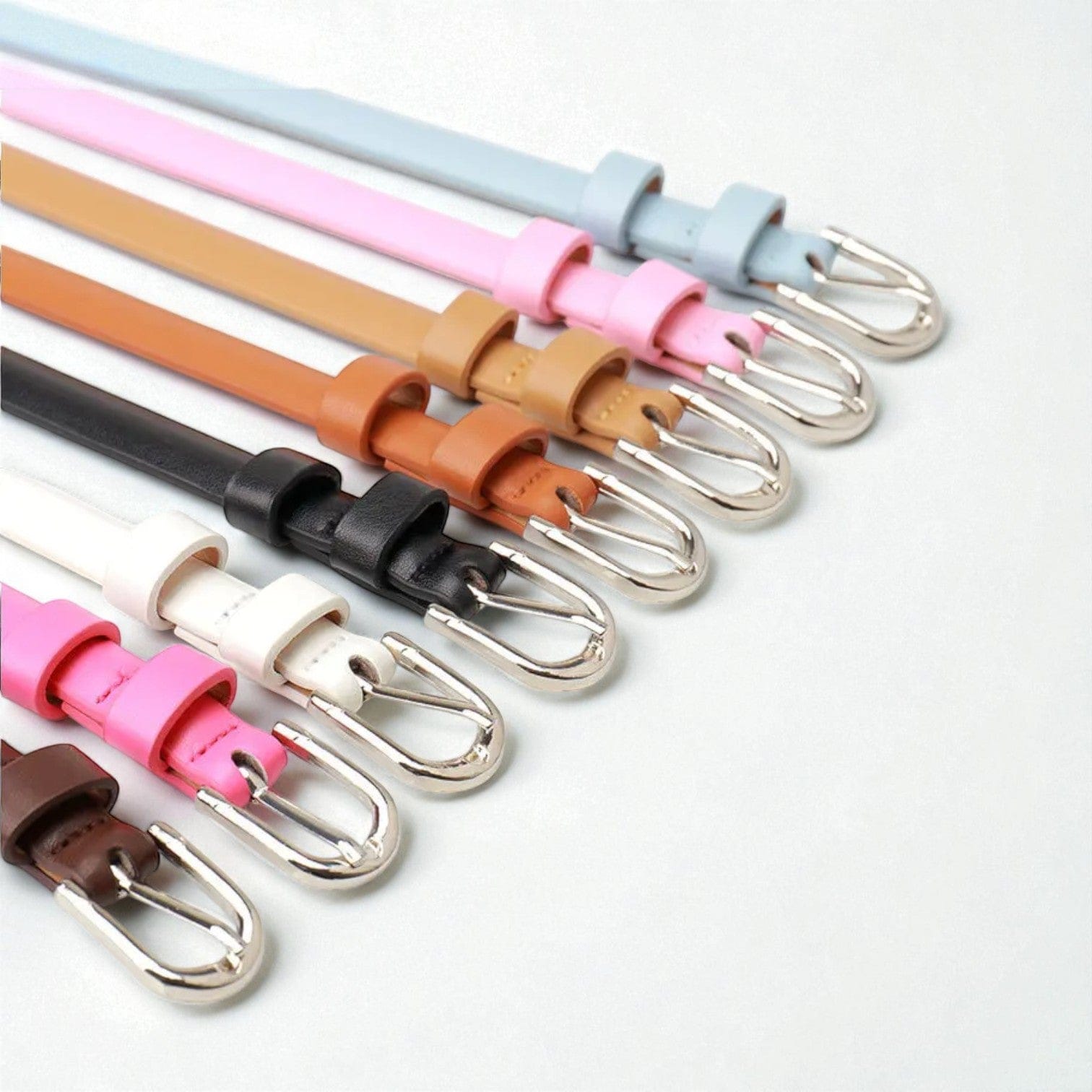 Ceinture fine femme en simili cuir avec finition discrète