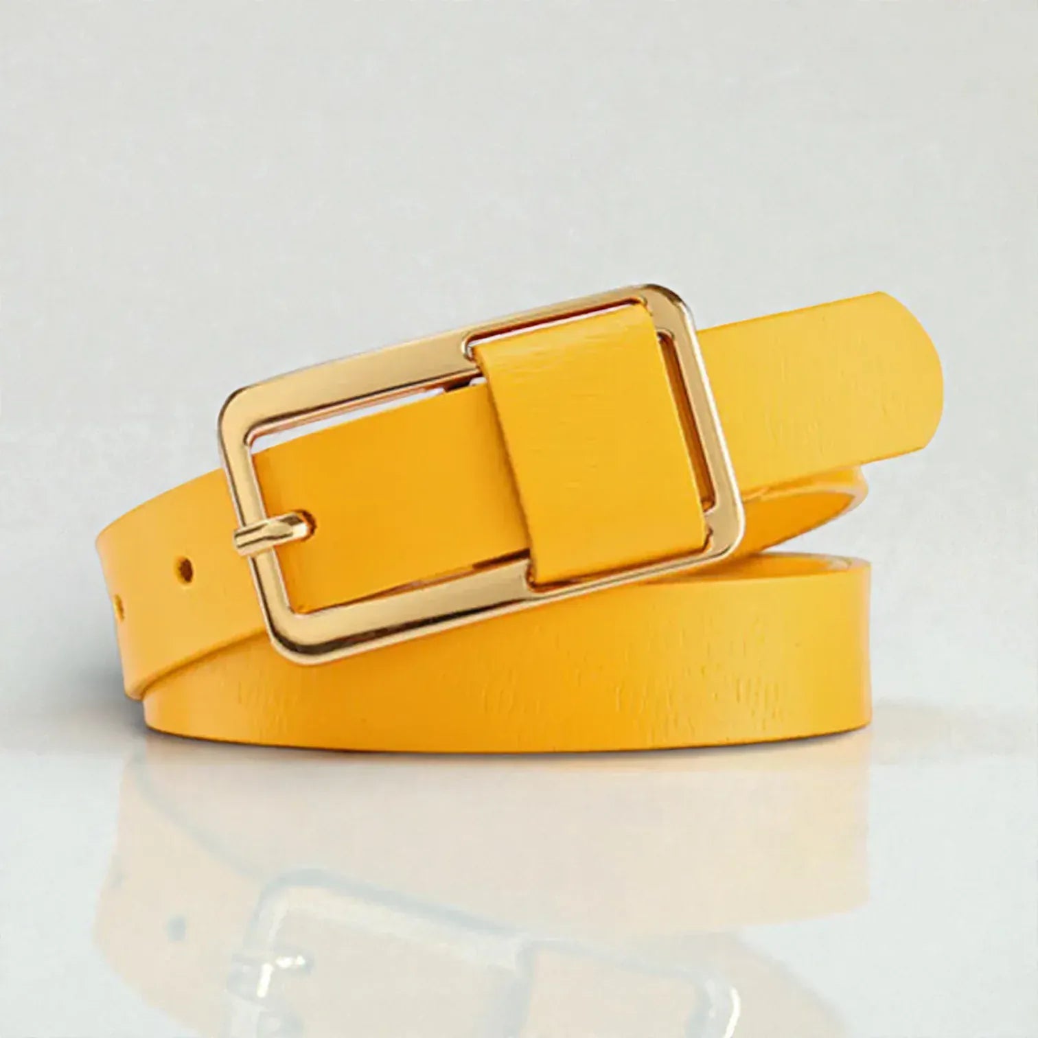 Ceinture fine femme en cuir avec boucle chic