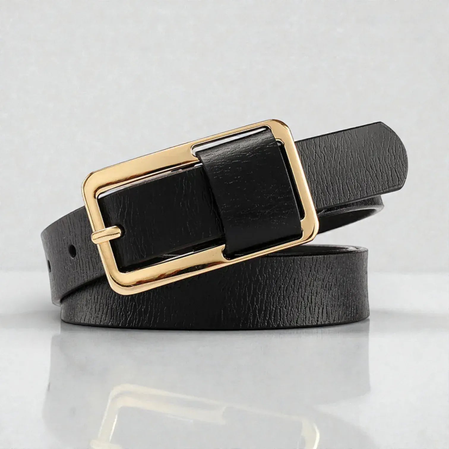 Ceinture fine femme en cuir avec boucle chic