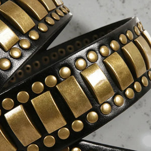 Ceinture luxe homme avec éléments décoratifs dorés