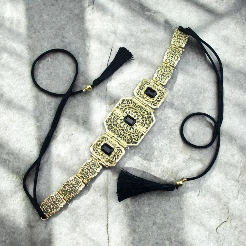 Ceinture pour femme en métal ajouré avec plaque géométrique