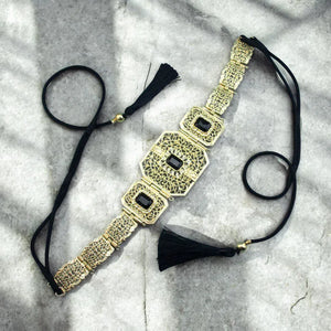 Ceinture pour femme en métal ajouré avec plaque géométrique