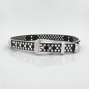 Ceinture tête de mort femme avec strass brillants et design audacieux