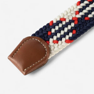 Ceinture tressée avec boucle argentée et finition cousue à la main