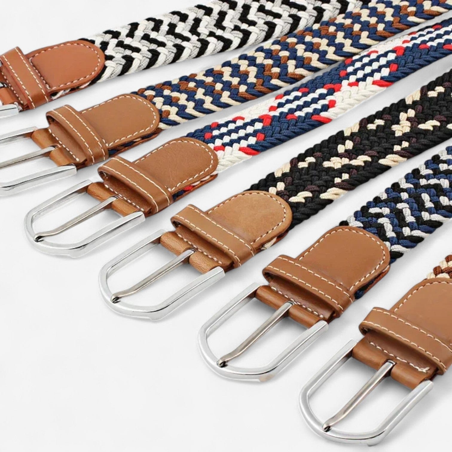 Ceinture tressée avec boucle argentée et finition cousue à la main