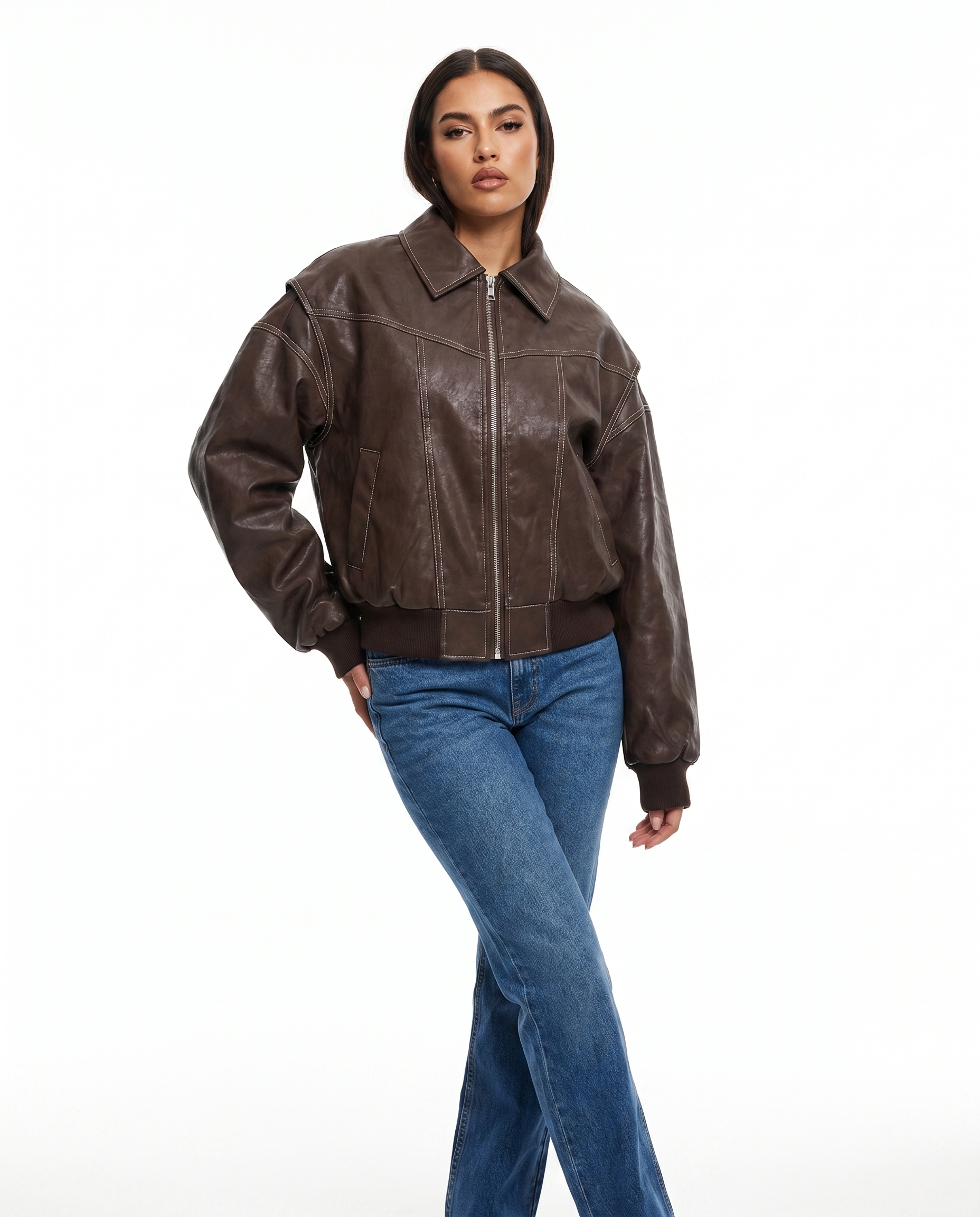 Kurze Moto Jacke aus Kunstleder - portée