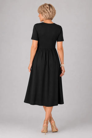 Robe col en V froncée manches courtes évasée